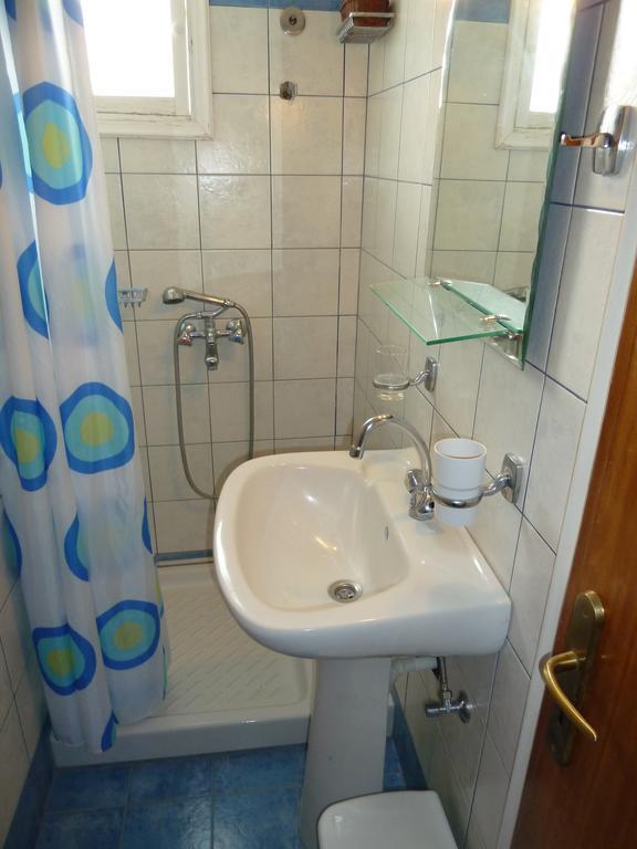 Hotel Dolphin Питагорио Стая снимка