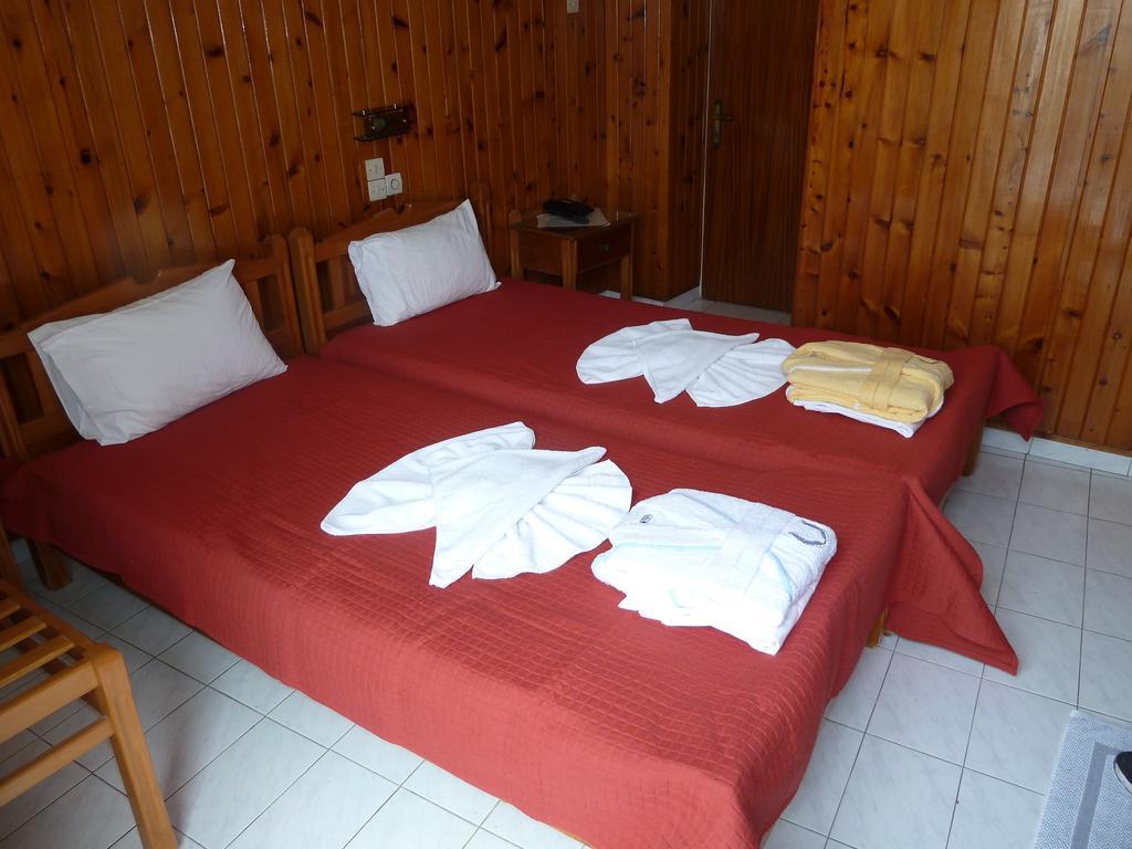 Hotel Dolphin Питагорио Стая снимка