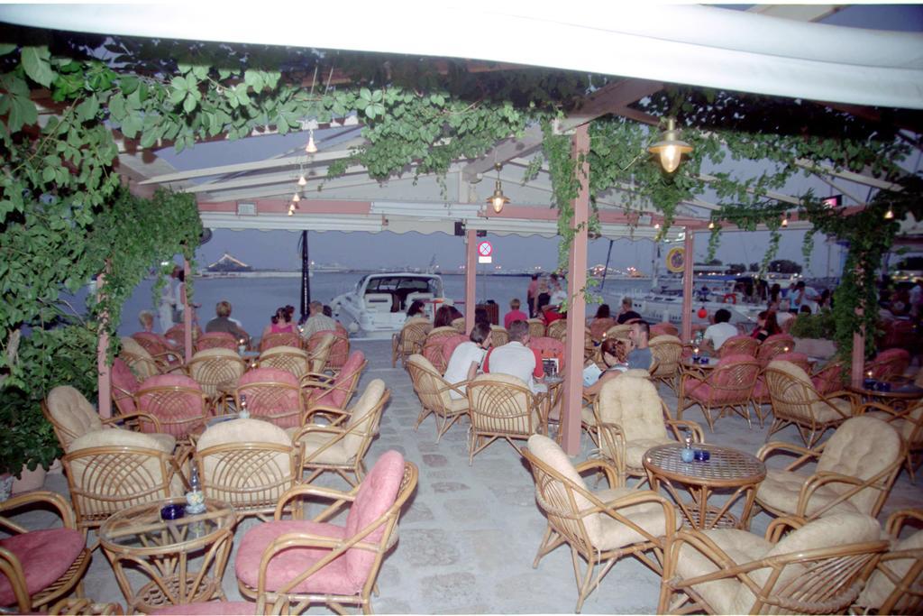 Hotel Dolphin Питагорио Екстериор снимка