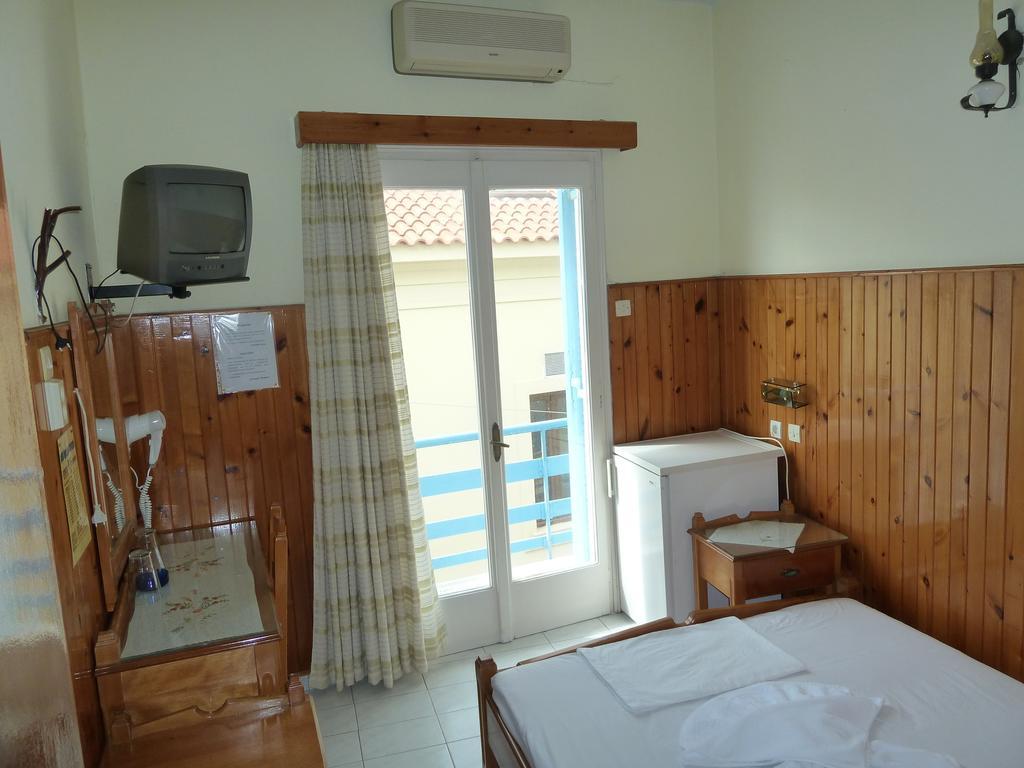 Hotel Dolphin Питагорио Стая снимка