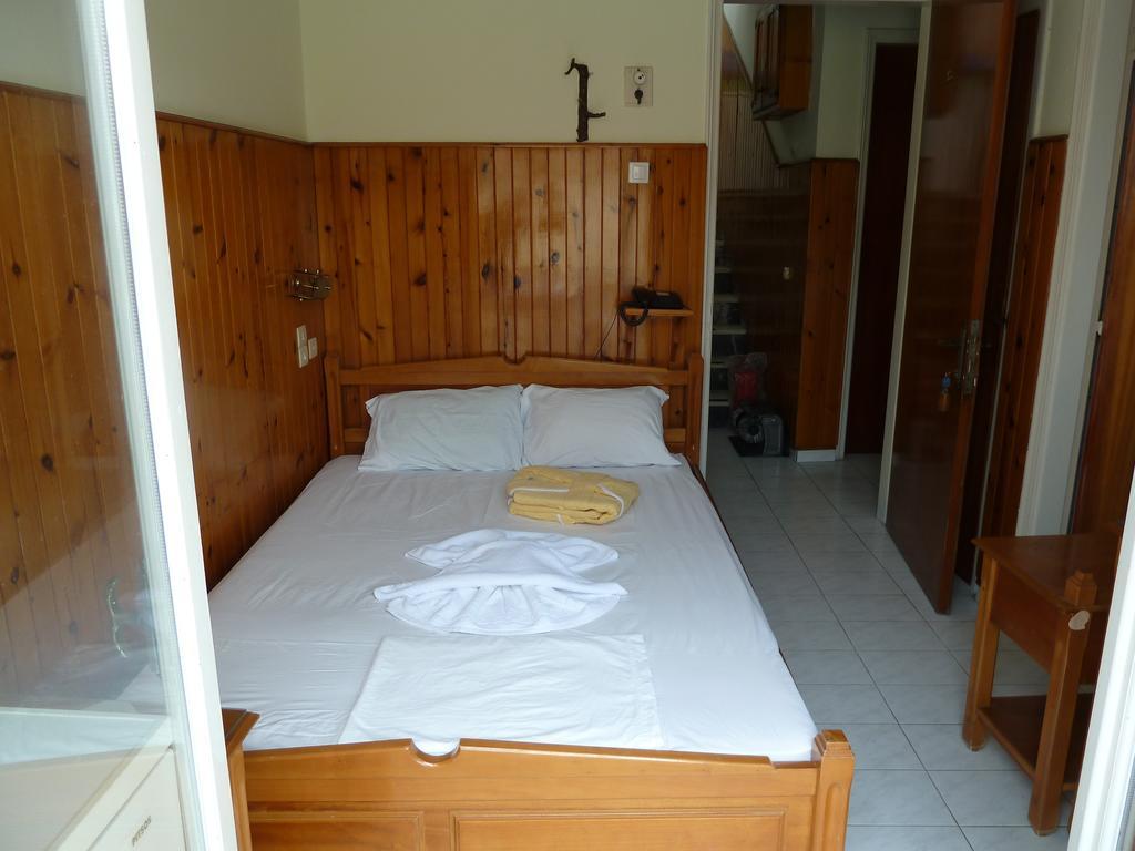 Hotel Dolphin Питагорио Стая снимка