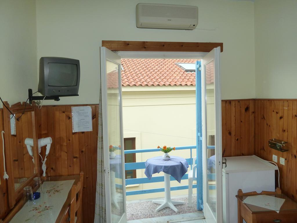 Hotel Dolphin Питагорио Стая снимка