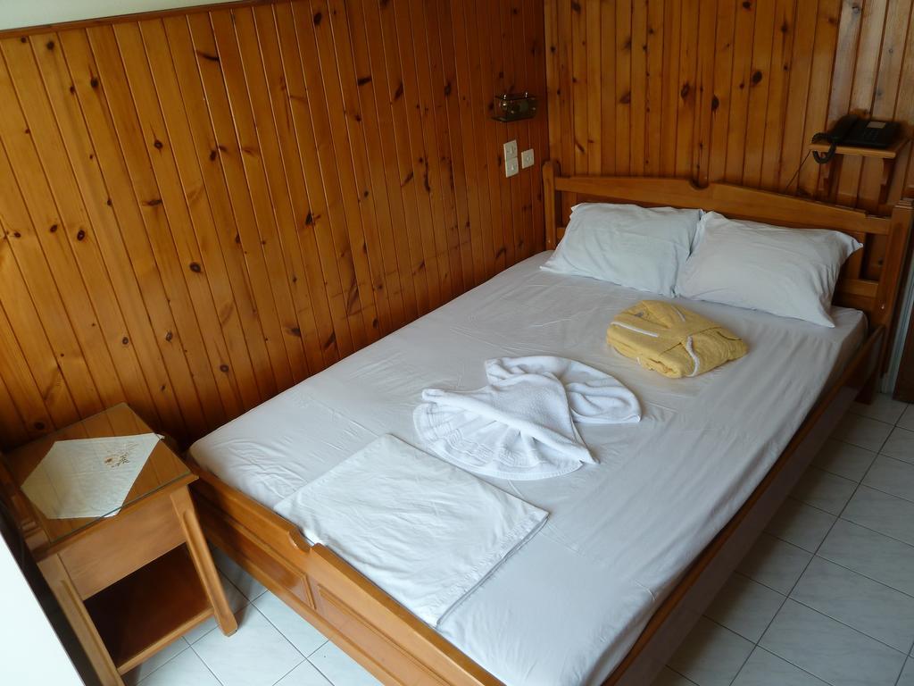 Hotel Dolphin Питагорио Стая снимка