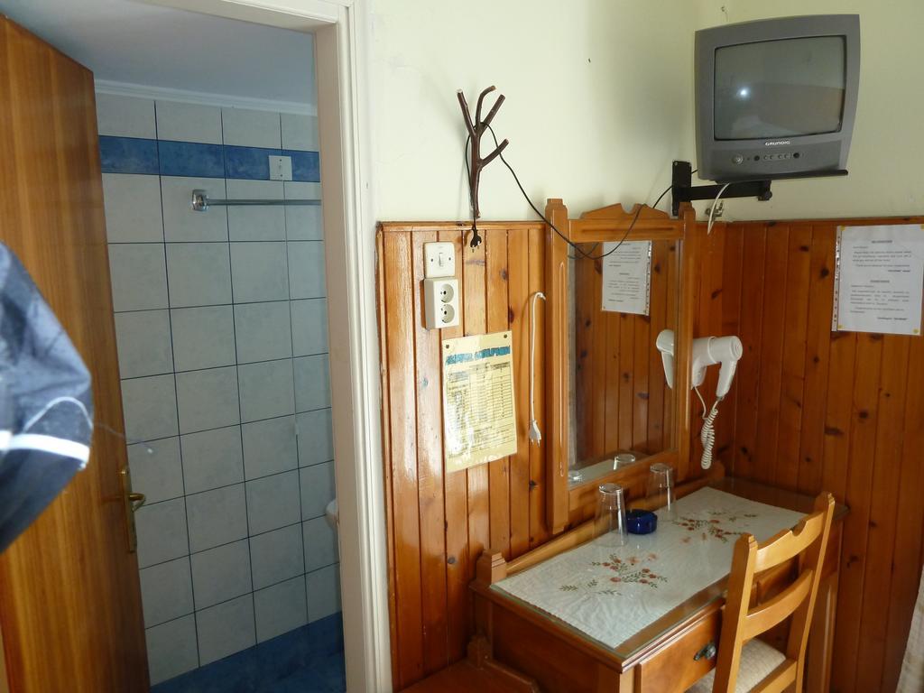 Hotel Dolphin Питагорио Стая снимка