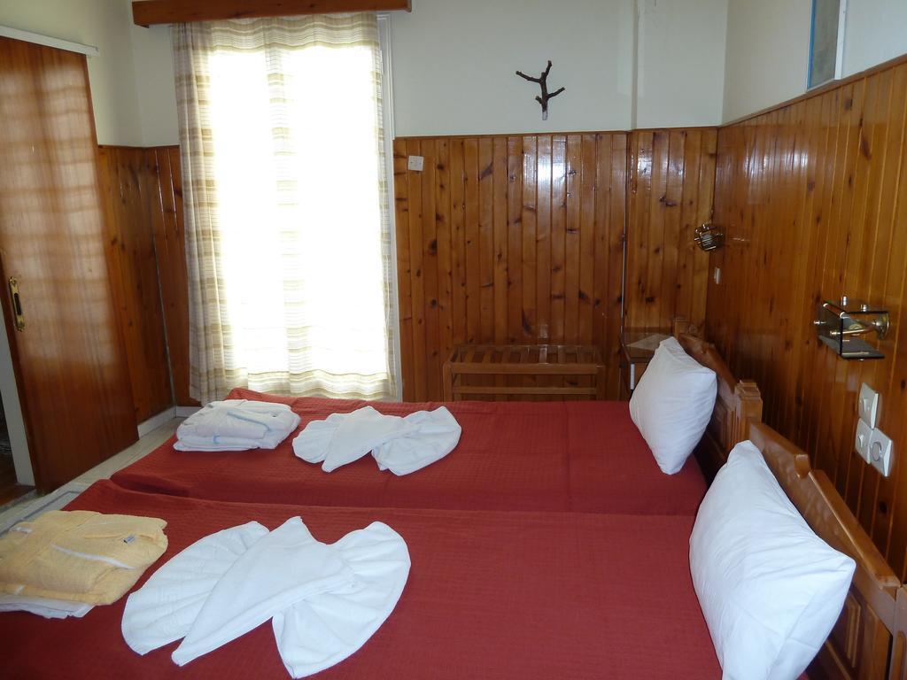 Hotel Dolphin Питагорио Стая снимка