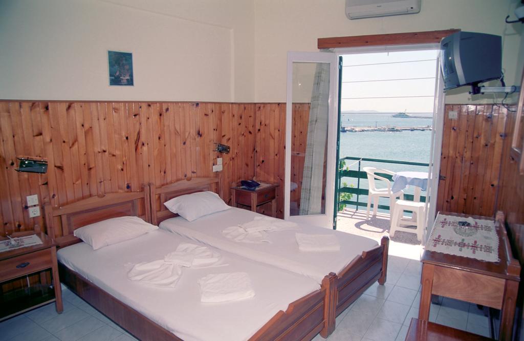 Hotel Dolphin Питагорио Стая снимка